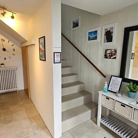 B&B Rooms Husavik 1 외부 사진