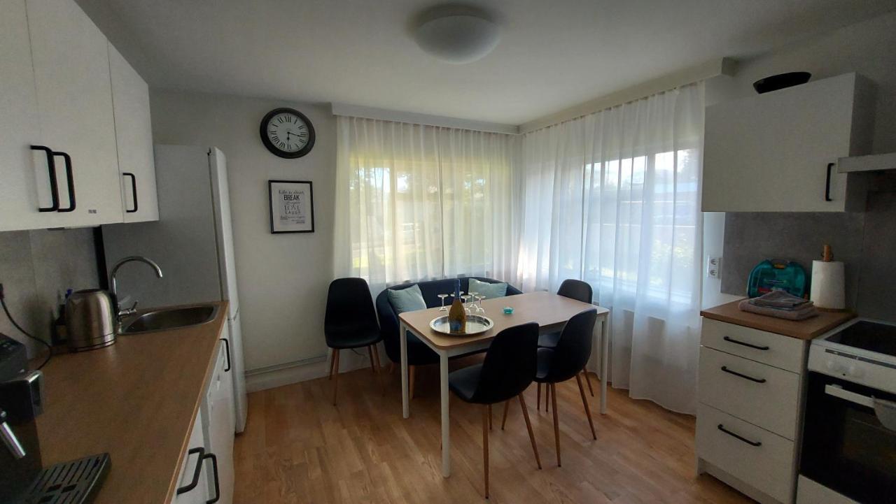 B&B Rooms Husavik 1 외부 사진