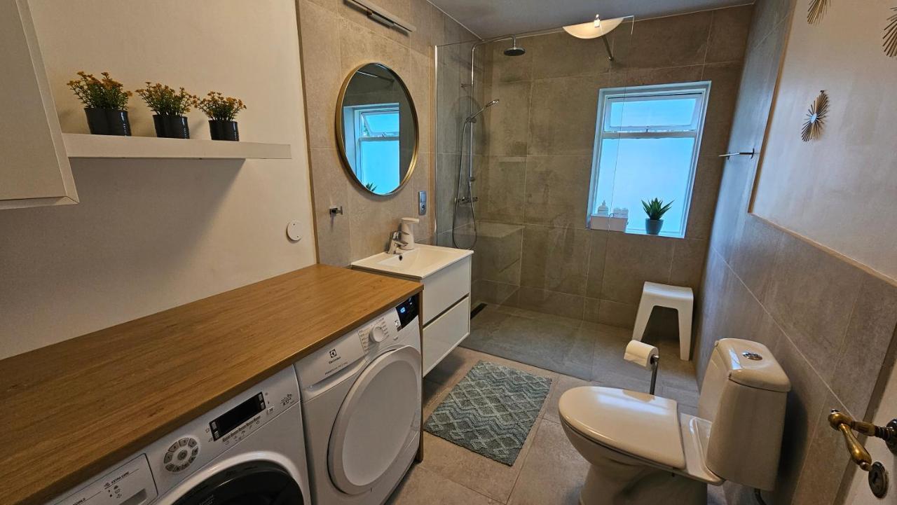 B&B Rooms Husavik 1 외부 사진
